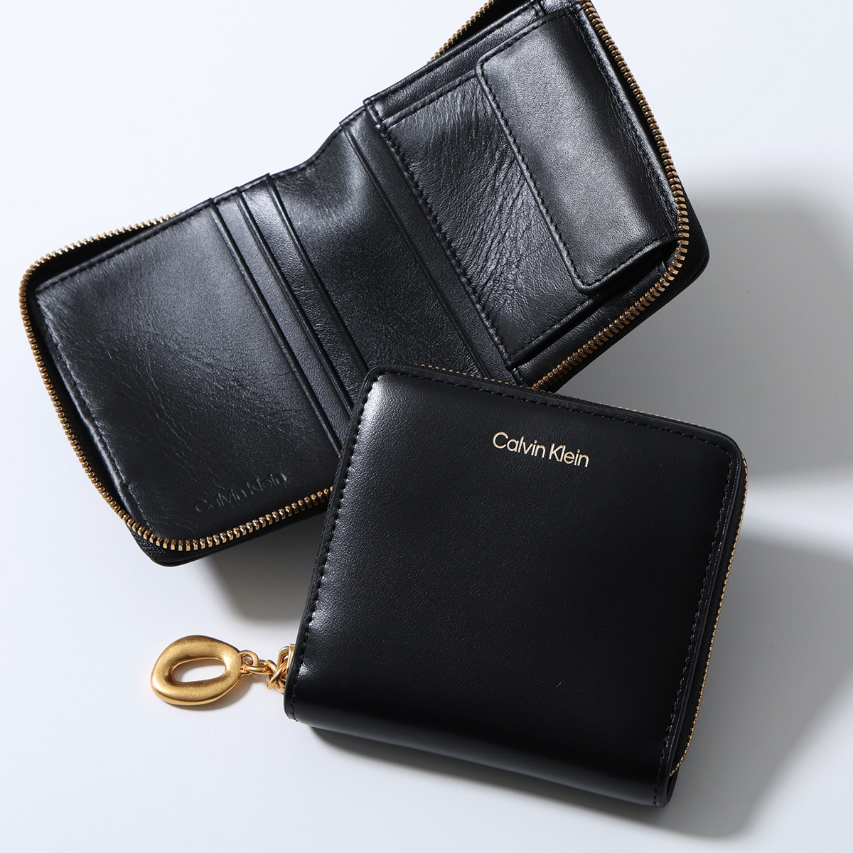 Calvin Klein（カルバン・クライン） 二つ折り財布 HARDWARE SQUARE