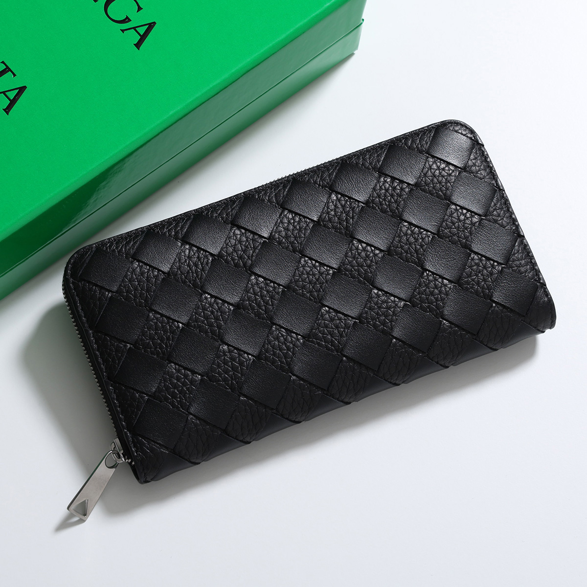BOTTEGA VENETA（ボッテガ・ヴェネタ） ラウンドファスナー長財布