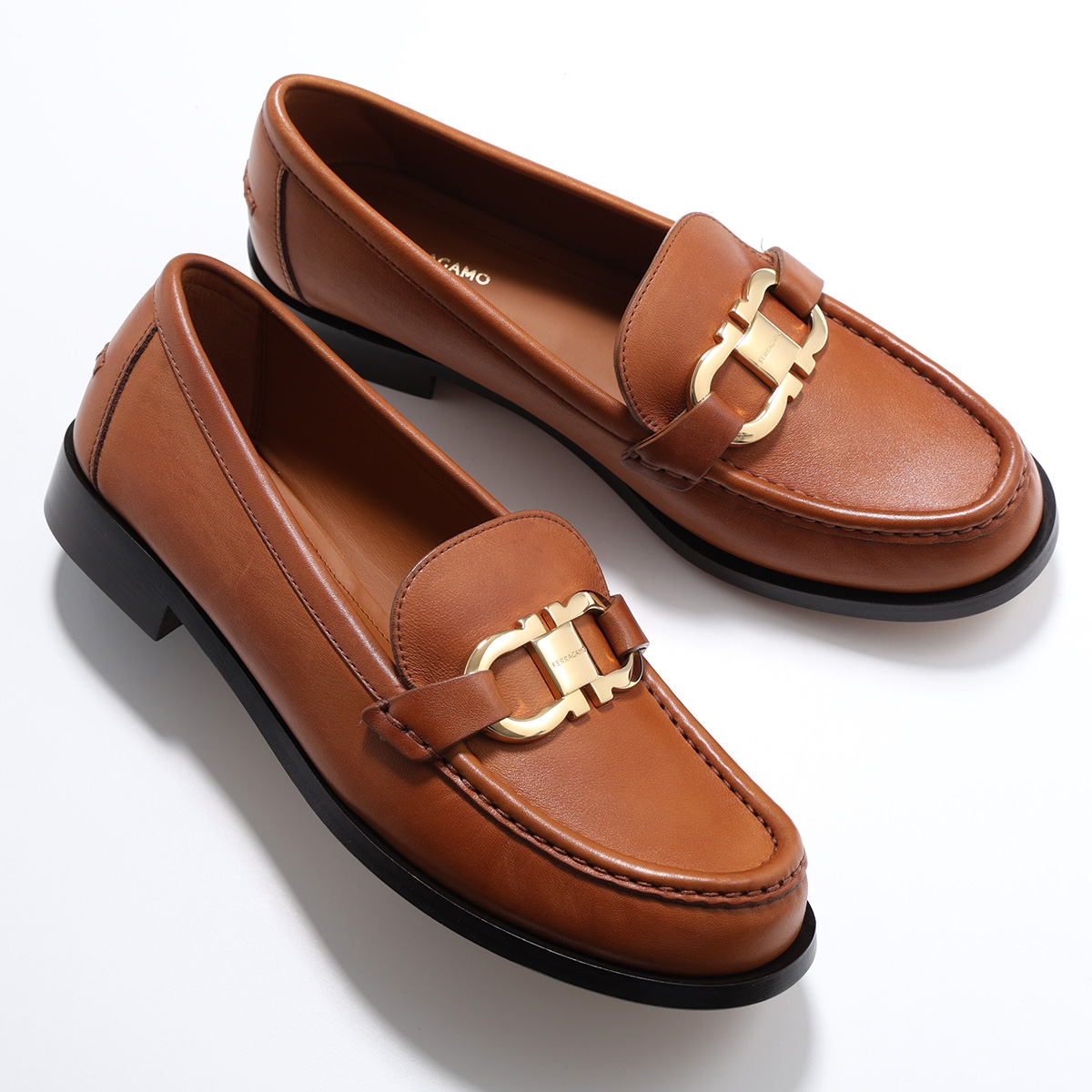 美品 Ferragamo ガンチーニ フラットシューズ 本革 5 1/2 D FERRAGAMO（フェラガモ） ローファー MARYAN 2 マリアン 769756