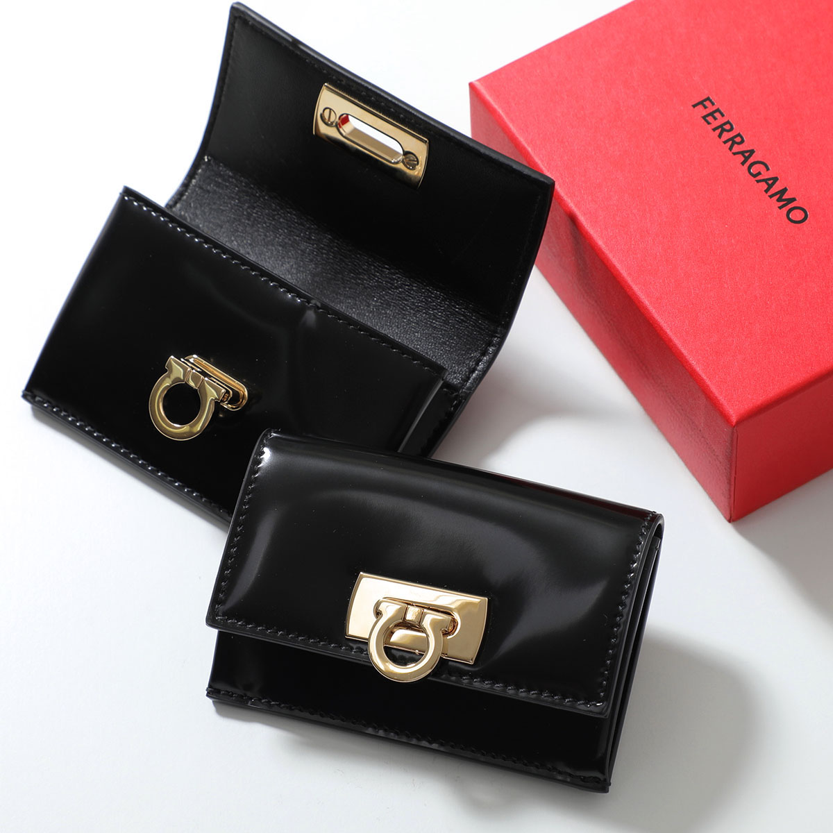 新品】フェラガモ　ケース　ミニ財布 FERRAGAMO（フェラガモ） カードケース WANDA ワンダ 220435 0760662