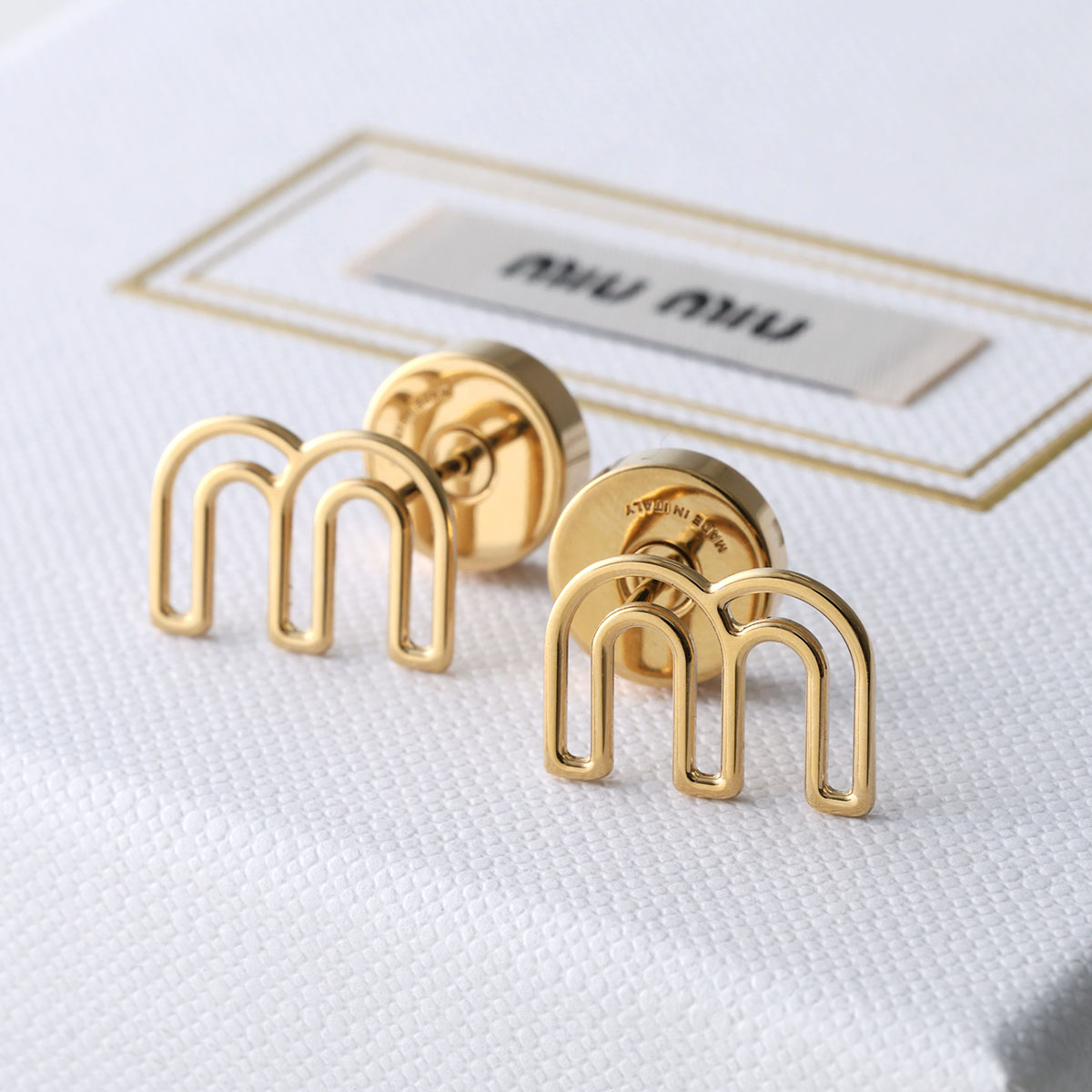miu miu（ミュウミュウ） ピアス 5IO514 2G9S レディース メタル ロゴ