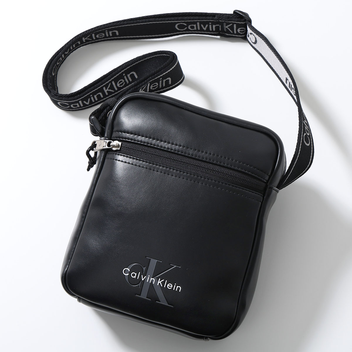 Calvin Klein（カルバン・クライン） ショルダーバッグ BOLD LOGO
