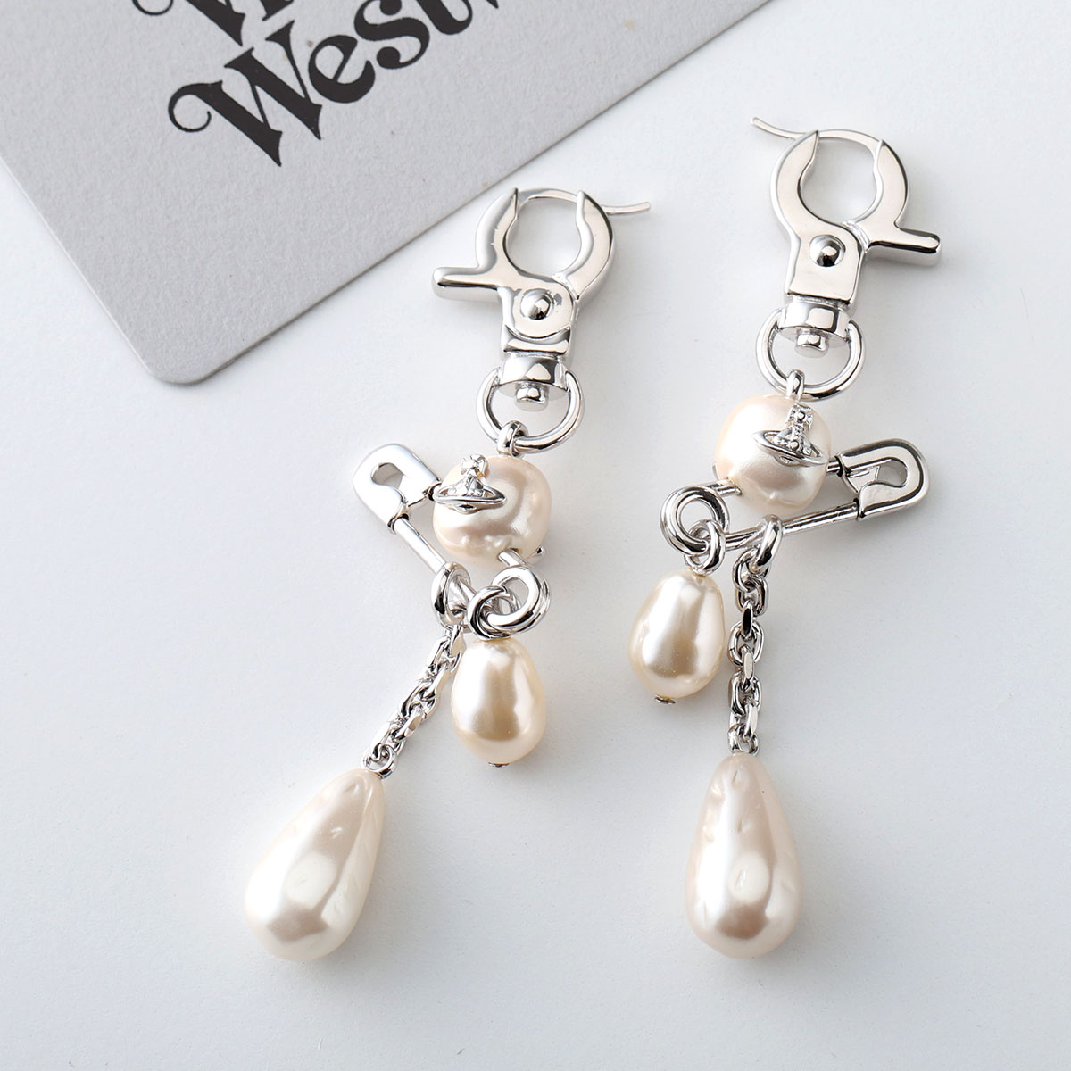 Vivienne のロングパール　オーブピアス Vivienne Westwood（ヴィヴィアンウエストウッド） ピアス CLAUDE LONG