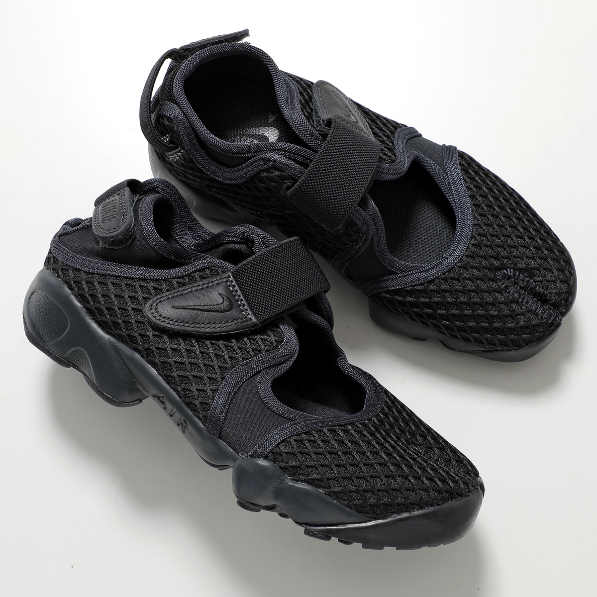 NIKE（ナイキ） スニーカー AIR RIFT エア リフト HM8288-001