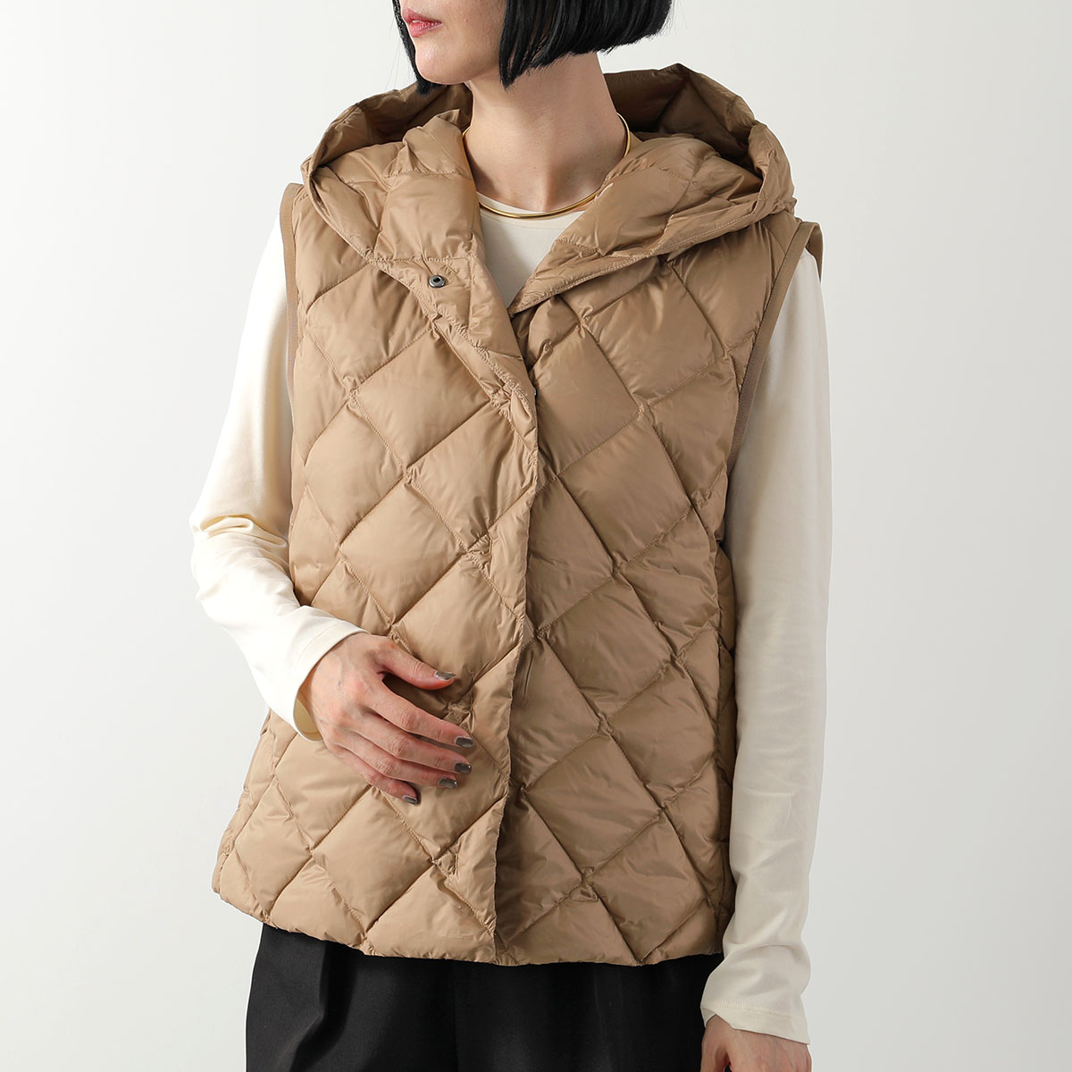 MaxMara Weekend ベージュ キルティングダウンベスト　38 MAXMARA WEEKEND LINE（マックスマーラウィークエンドライン） WEEKEND