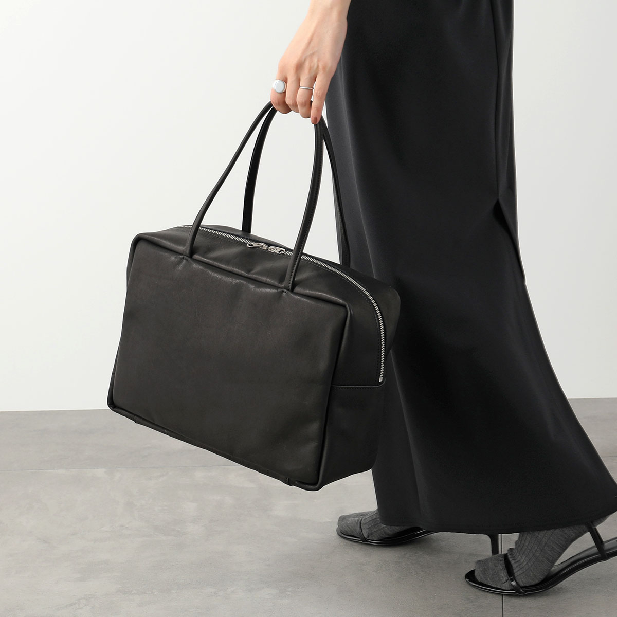 さゆりん　MORMYRUS モルミルス 本革レザートートバッグ ブラック mormyrus モルミルス トートバッグ M068 GLOSS LEATHER TOTE