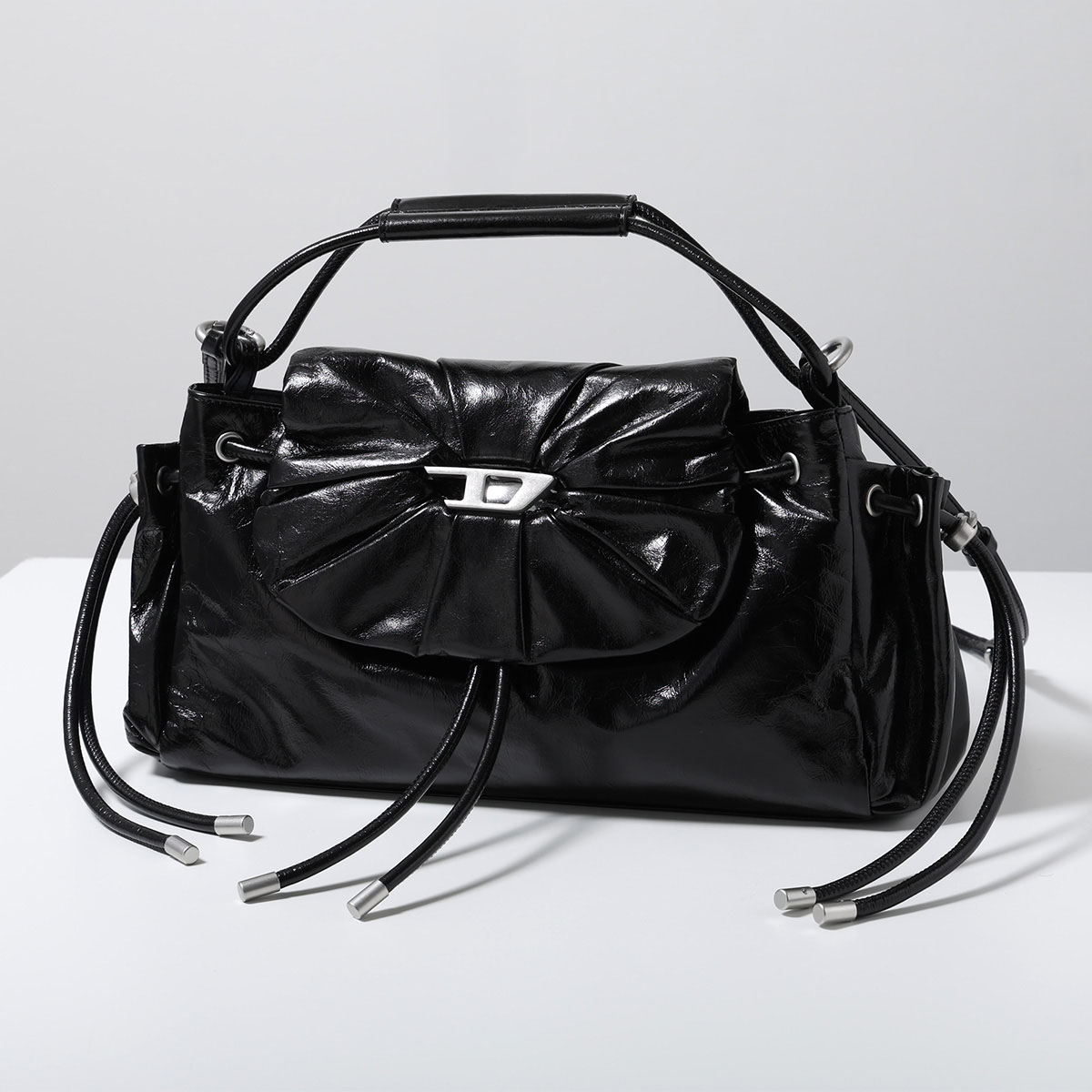 DIESEL（ディーゼル） ハンドバッグ SCRUNCH-D TOP HANDLE X10684