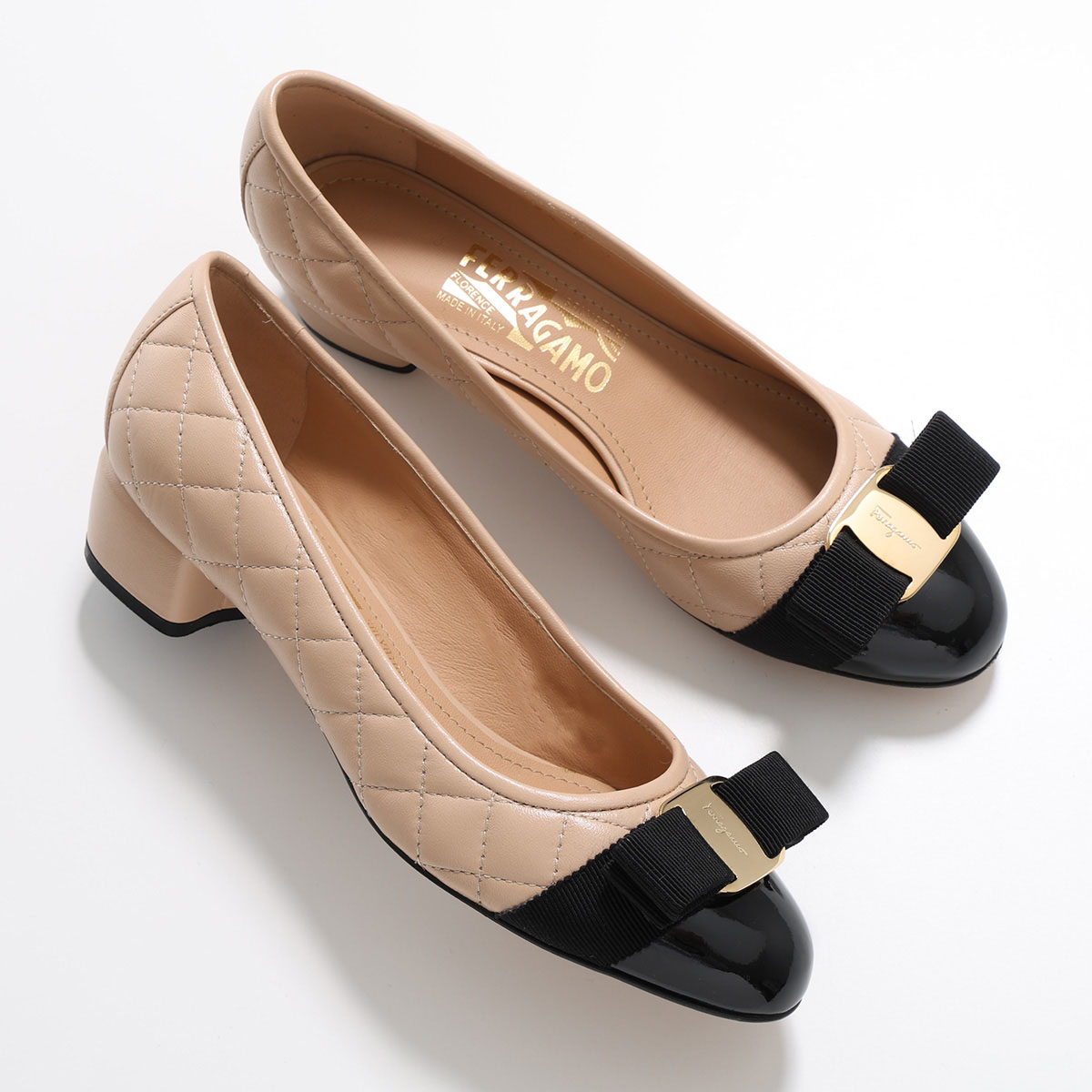 FERRAGAMO（フェラガモ） パンプス VARA ヴァラ リボン 702227