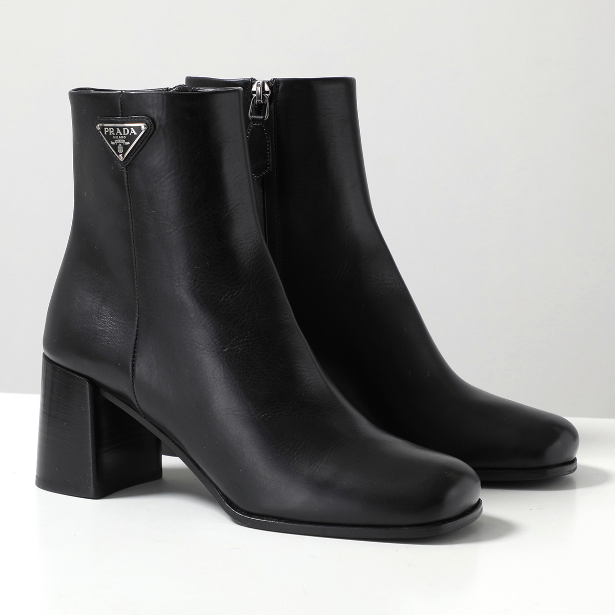 PRADA レディースシューズ（色：ブラック系）｜ファッション おすすめ