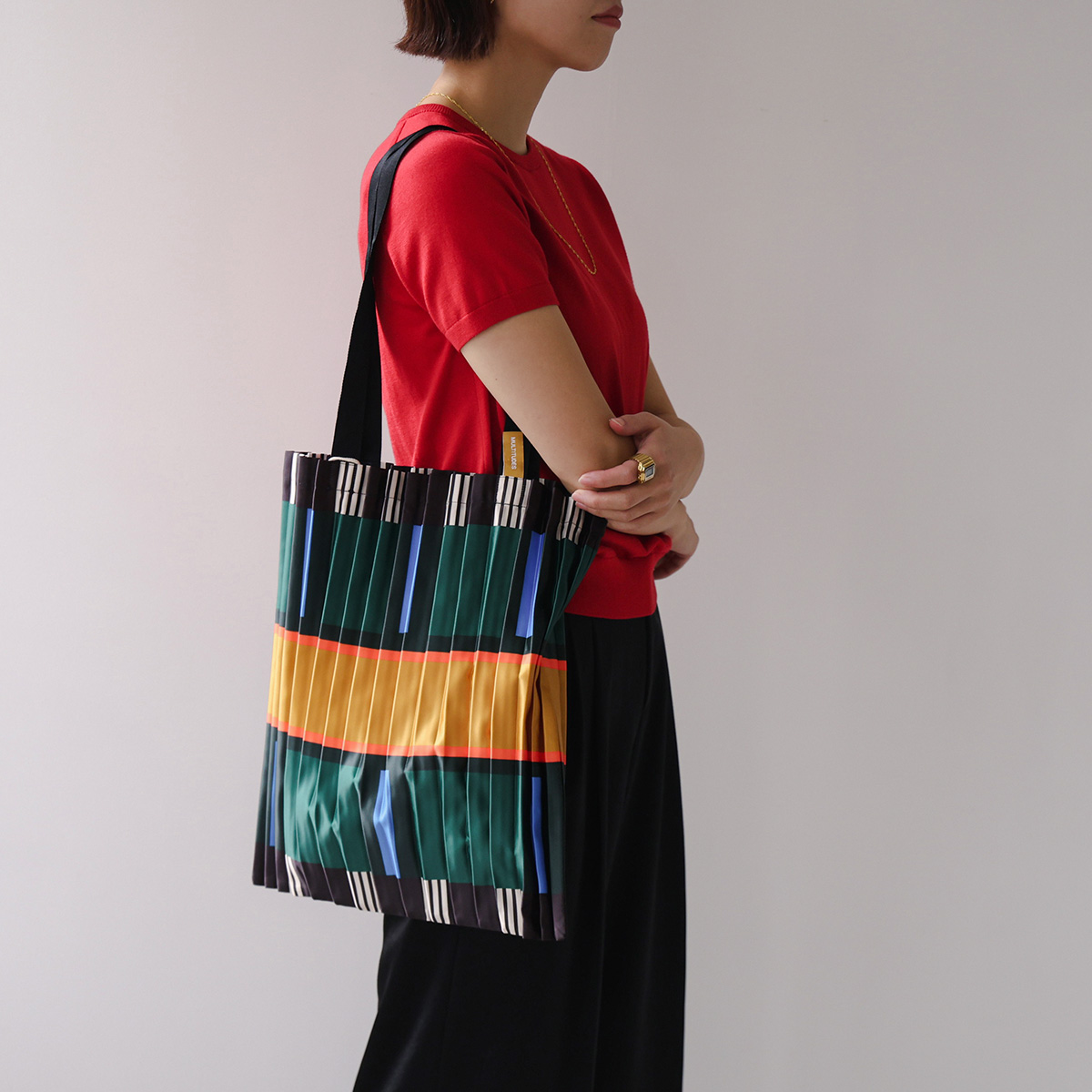 新品未使用 MULTITUDES マルチチュード プリーツバッグ トートバッグ MULTITUDES マルチチューズ トートバッグ PLEATED TOTE BAG レディース