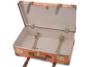グローブトロッター スーツケース　オレンジ　18インチ Amazon.co.jp: (グローブトロッター) GLOBE TROTTER