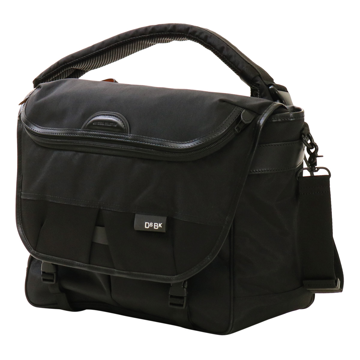 DOUBLES（ダブルス） ダブルスブラック ショルダーバッグ B4