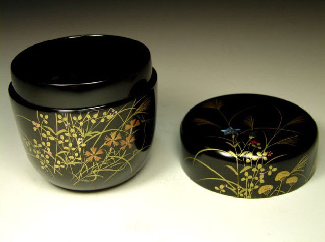 茶道具　西出藤渓作　漆塗　螺鈿秋草蒔絵　中棗　共箱　V　R4783 茶道具 西出藤渓作 漆塗 螺鈿秋草蒔絵 中棗 共箱 V R4783の通販