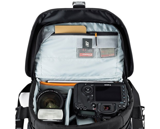 ロープロ（Lowepro）ノバ180AW II ブラック LP37213-PKK