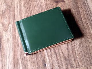 マネークリップ コードバン ブライドルレザー 小銭入れ付き 2つ折り財布 楽天市場】【アウトレット】コードバン調牛本革 マネークリップ