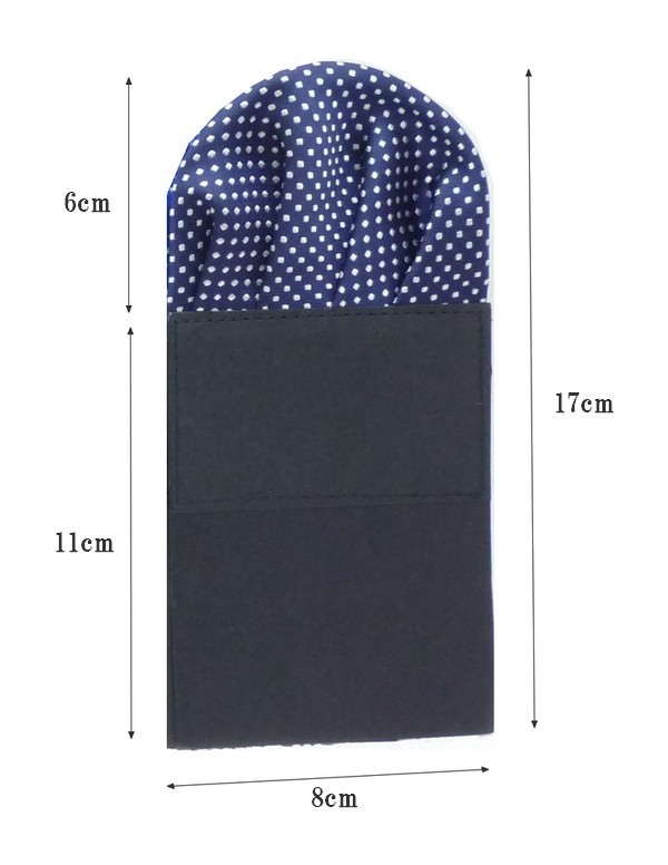 ネクタイと同色でコーディネートを楽しめる