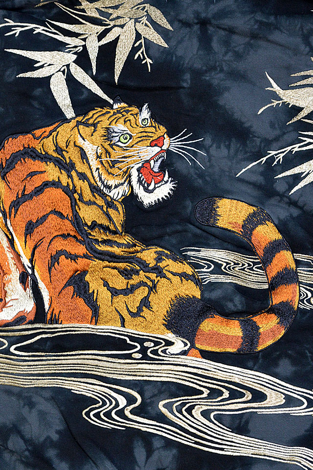 タイダイ染め虎日本庭園パーカー 絡繰魂 224066 和柄 和風 刺繍 ムラ