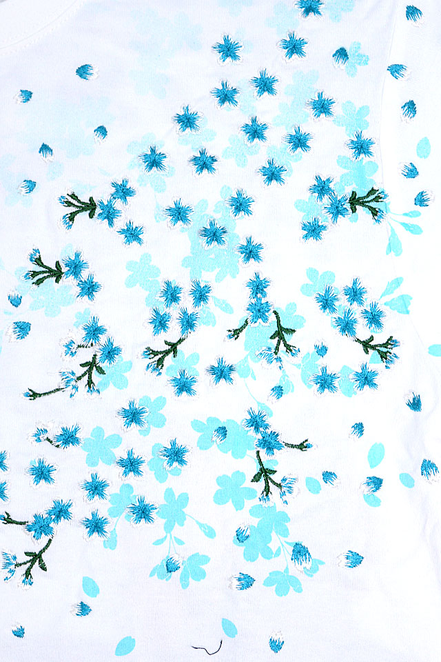 絡繰魂　鯉　刺繍　W32　濃紺　綺麗 Amazon | (カラクリタマシイ)絡繰魂 桜＆赤鯉滝登り刺繍半袖T