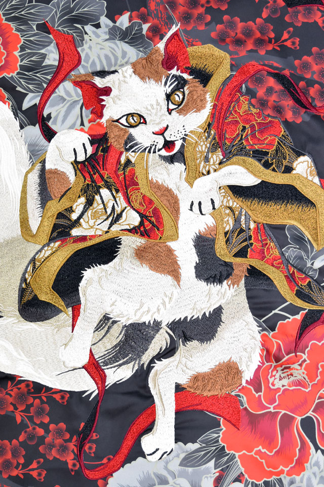 粋 猫又百花繚乱シャツ 絡繰魂 252039 和柄 和風 刺繍 ネコ 牡丹 妖怪