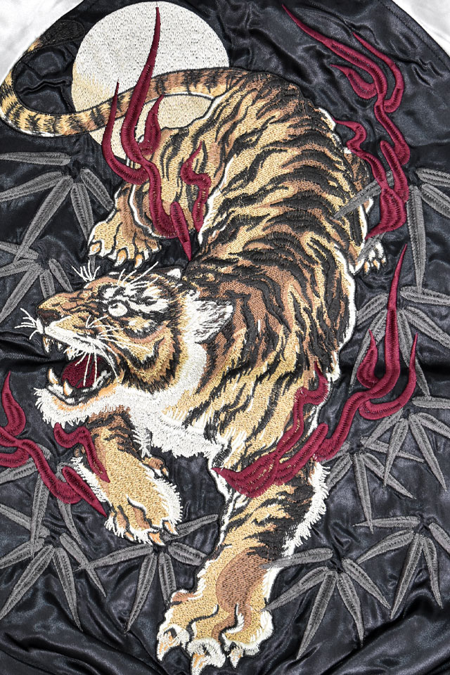サテンスカジャン「虎」 朧 9053811 和柄 和風 おぼろ トラ タイガー