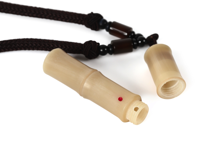 牛角製竹節風粉入れ ギリ粉 ぎり粉 入れ 持ち運び 牛の角 天然素材