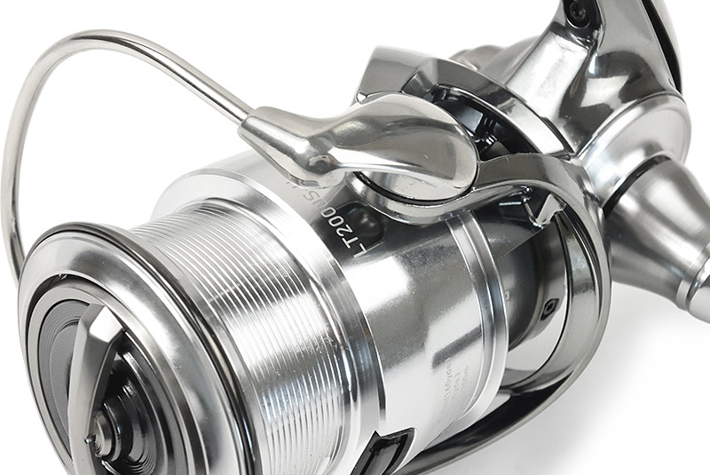 ダイワ 22イグジスト LT2000S−H スピニング リール Amazon | ダイワ(DAIWA) スピニングリール 22 イグジスト