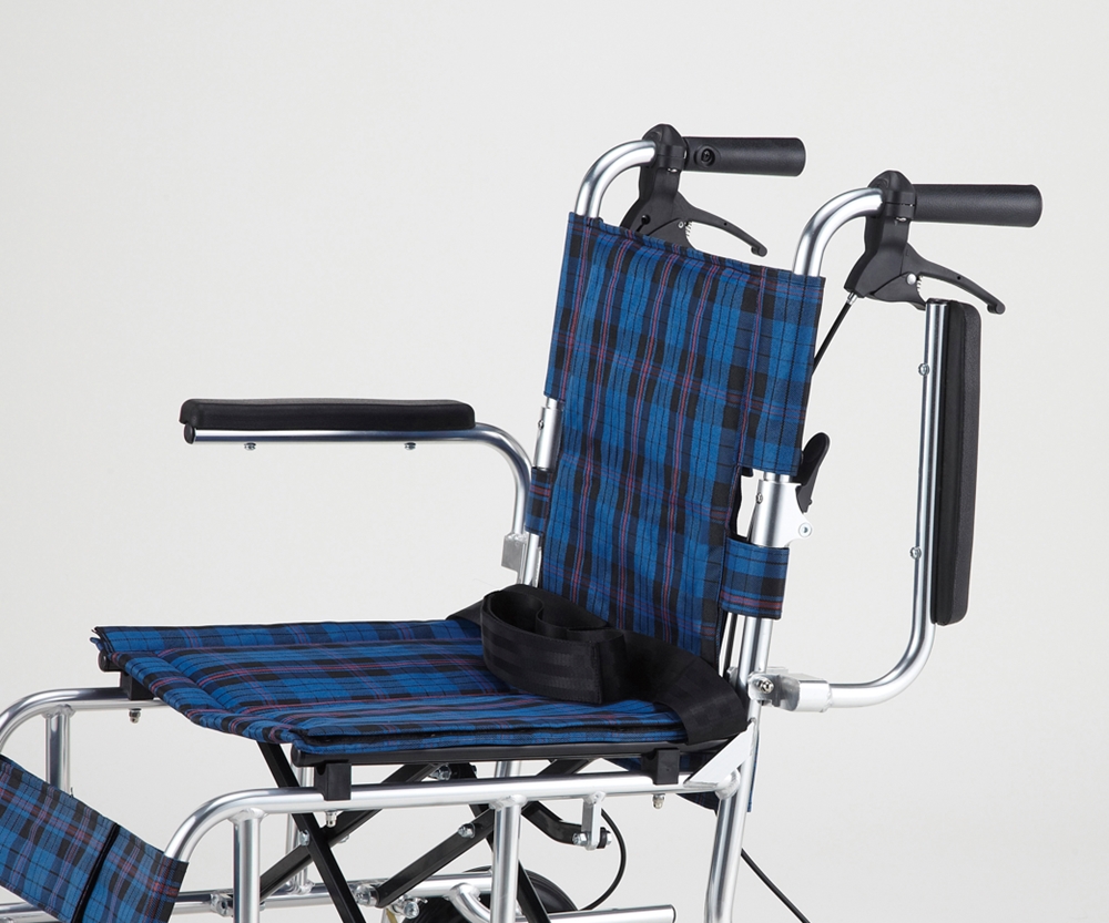 (マキテック) コンパクト車椅子 PIRO+ ピロプラス 簡易車椅子 軽量 折り畳み 介助式 ノーパンクタイヤ仕様 重量8.4kg 耐荷重75kg｜sanai-kaigo2｜03