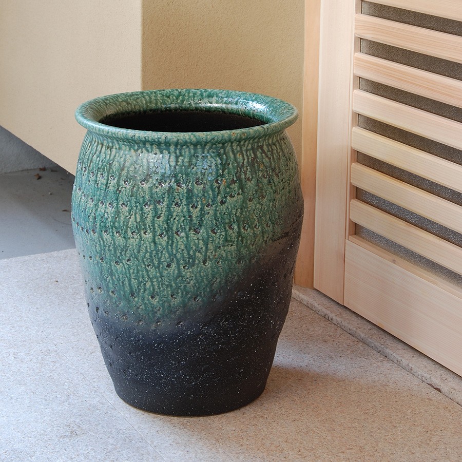 田舎のアジュマ お値引きしました⤵信楽焼　傘立て 黒口広 高さ３８cm 傘立て 傘たて 信楽焼 和風 日本製 新築祝い 引越し祝い ギフト