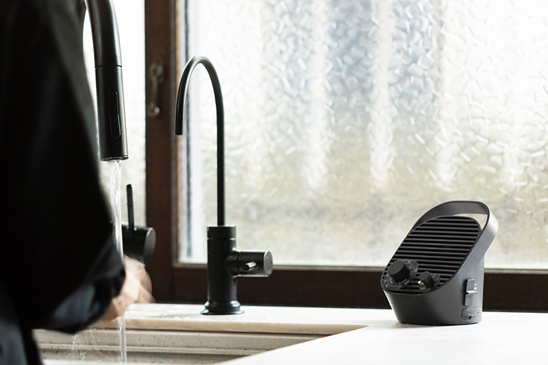 プラスマイナスゼロ テレビ用ワイヤレススピーカー（ラジオ付）