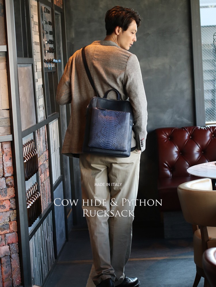 イタリア製 パイソン ＆ 牛革 3WAY バッグ リュック ショルダーバッグ ハンドバッグ メンズ ナチュラル/ネイビー ギフト 父の日  (No.06000667-mens-1r) イタリア製 パイソン 牛革 3WAY バッグ リュック ショルダーバッグ