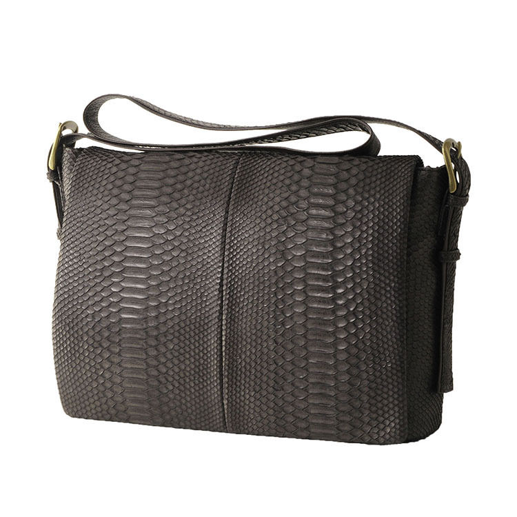 メンズ 本革 ショルダーバッグ A4 対応 ダイヤモンド パイソン