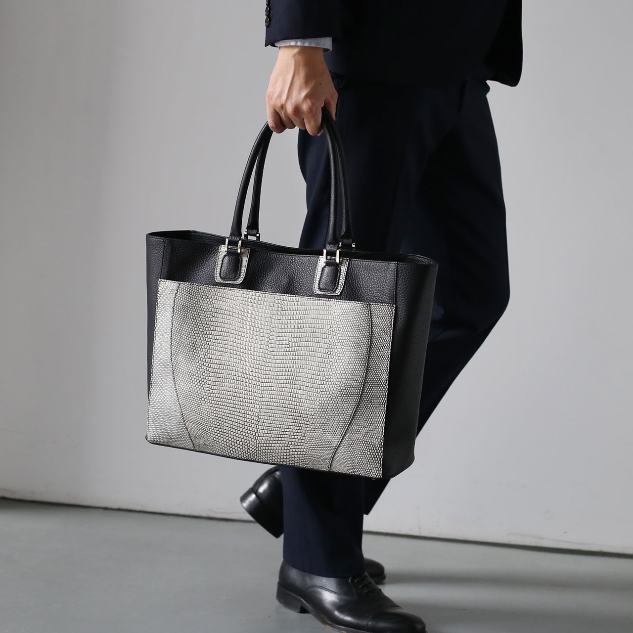 メンズ トートバッグ 本革 リザード アウトポケット付き 日本製 大きめ 自立 A4対応(06001833-mens-1r) メンズ トートバッグ 本革 リザード アウトポケット付き 日本製 大きめ