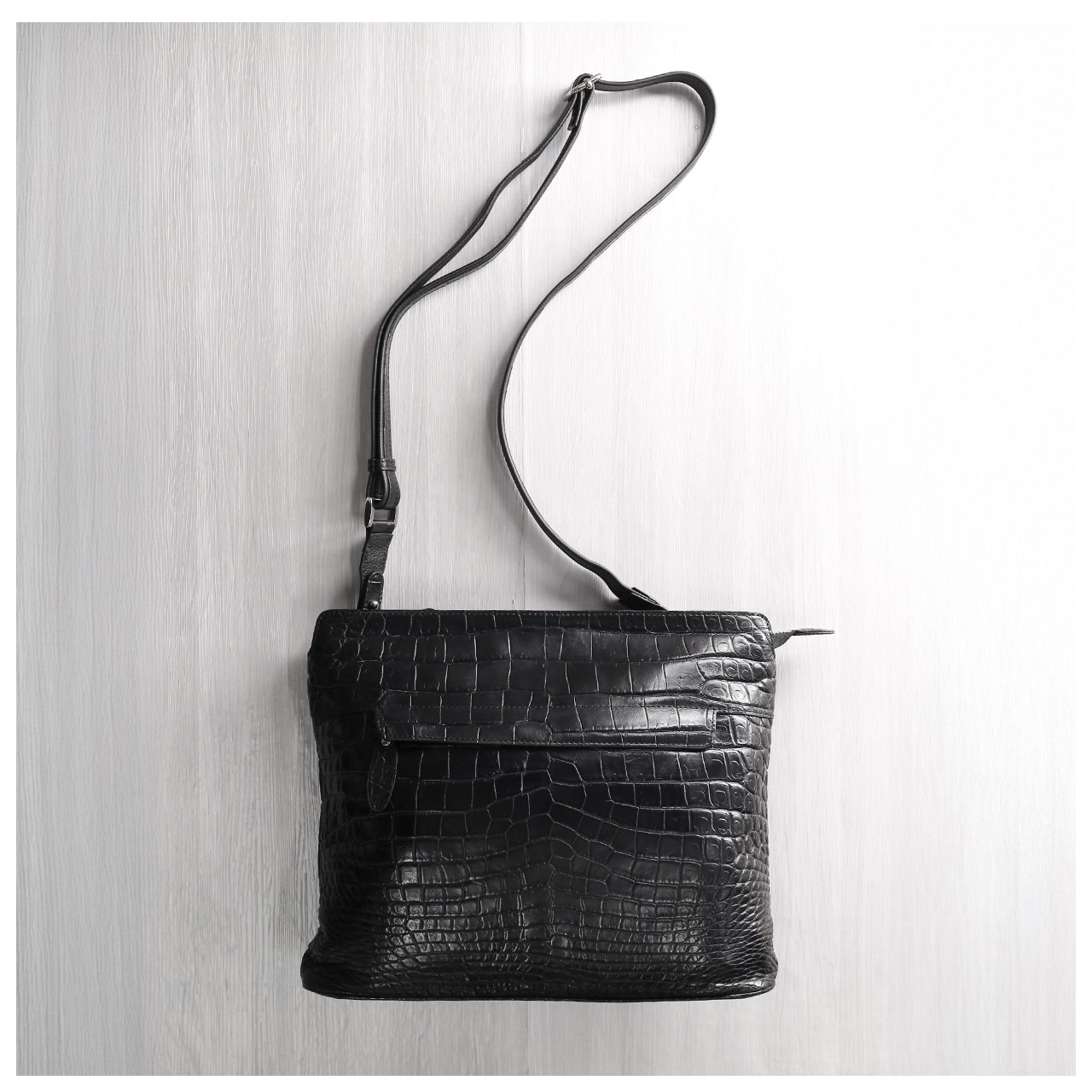 クロコダイル ショルダーバッグ メンズ A4 対応 マット 加工 本革 鰐革