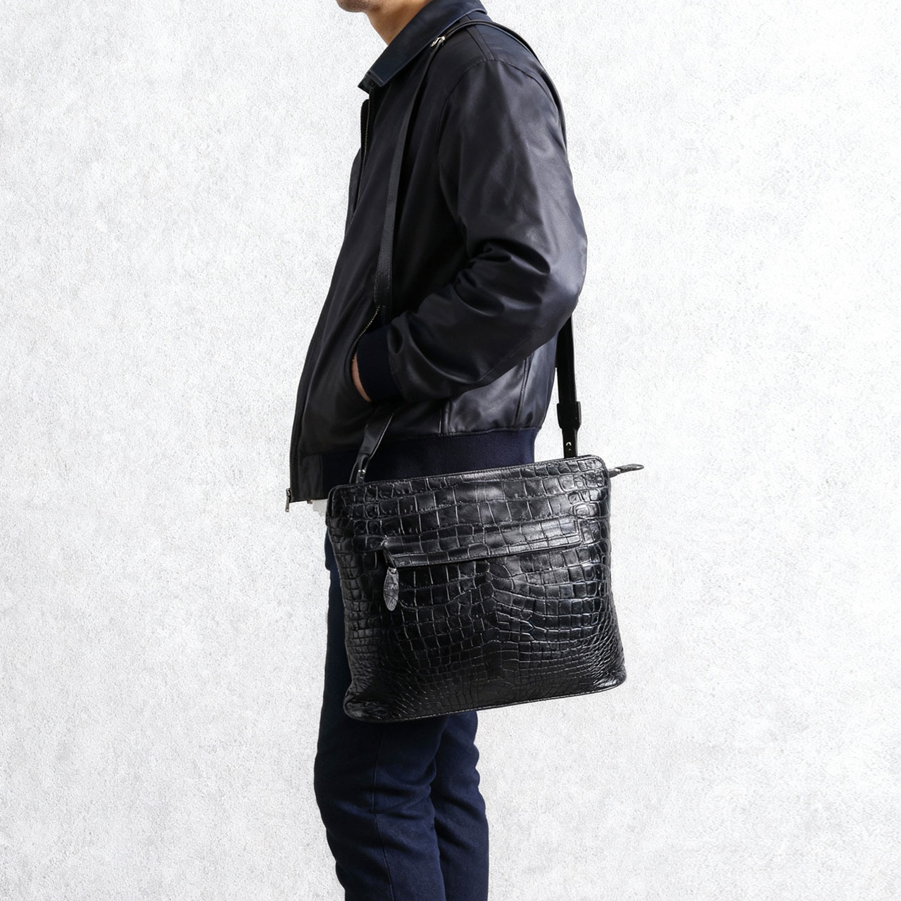 クロコダイル ショルダーバッグ メンズ A4 対応 マット 加工 本革 鰐革