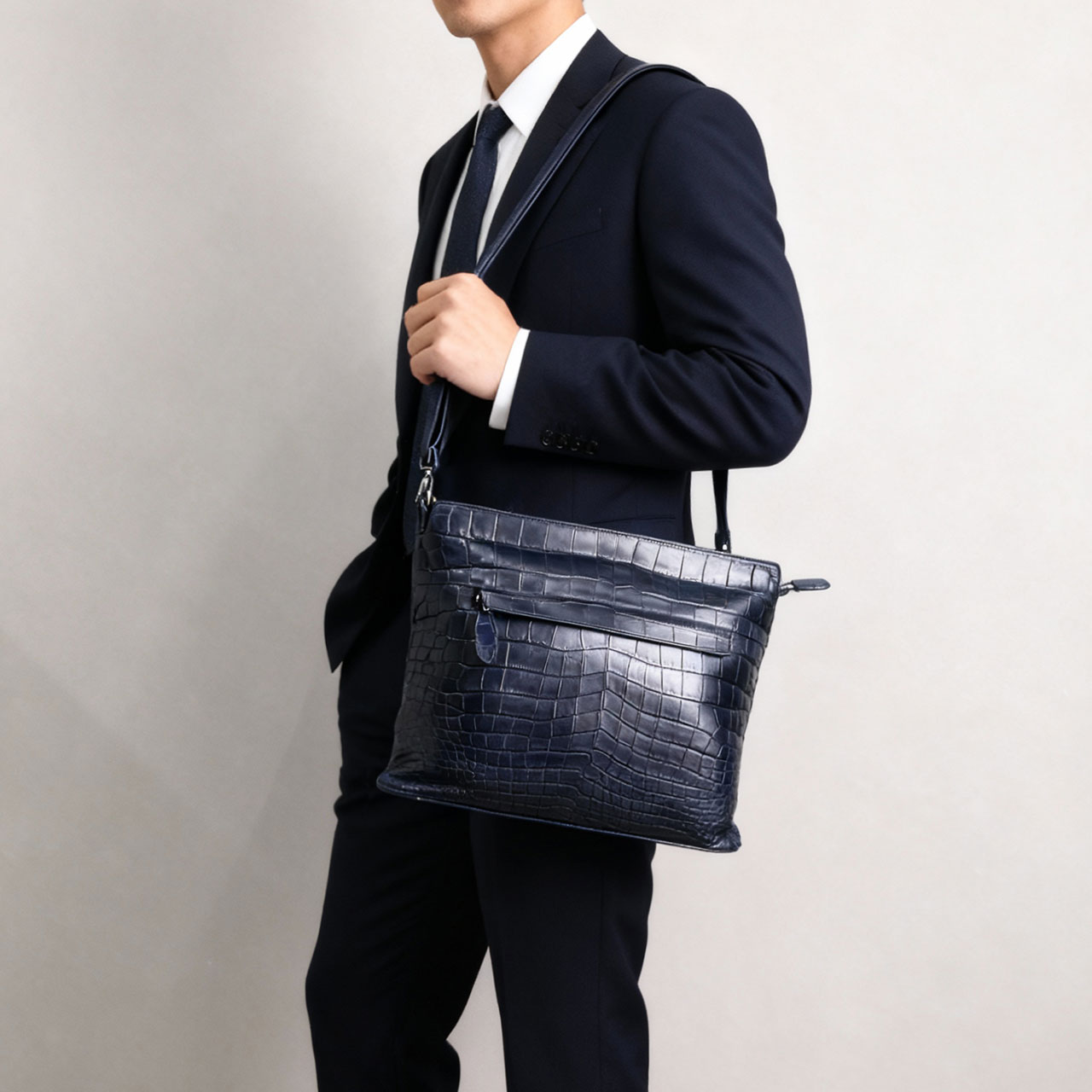 クロコダイル ショルダーバッグ メンズ A4 対応 マット 加工 本革 鰐革