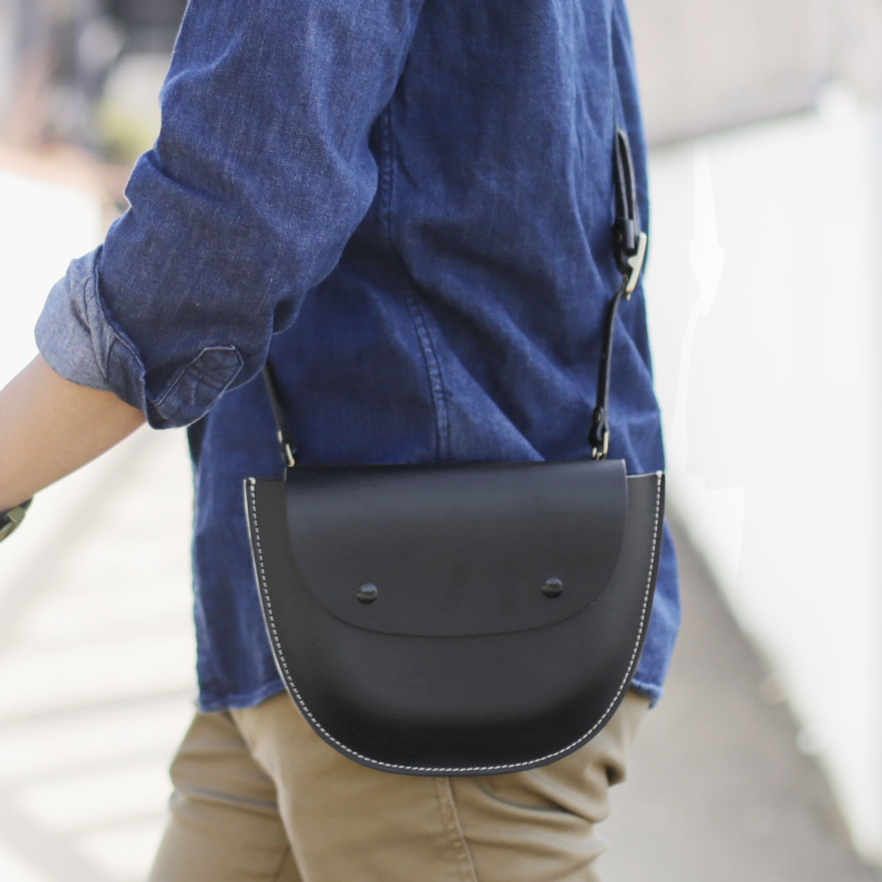 ヌメ革 ポシェット ショルダーバッグ HALEINE 本革 薄型 カジュアル