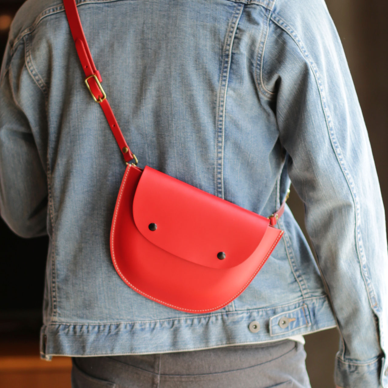 ヌメ革 ポシェット ショルダーバッグ HALEINE 本革 薄型 カジュアル