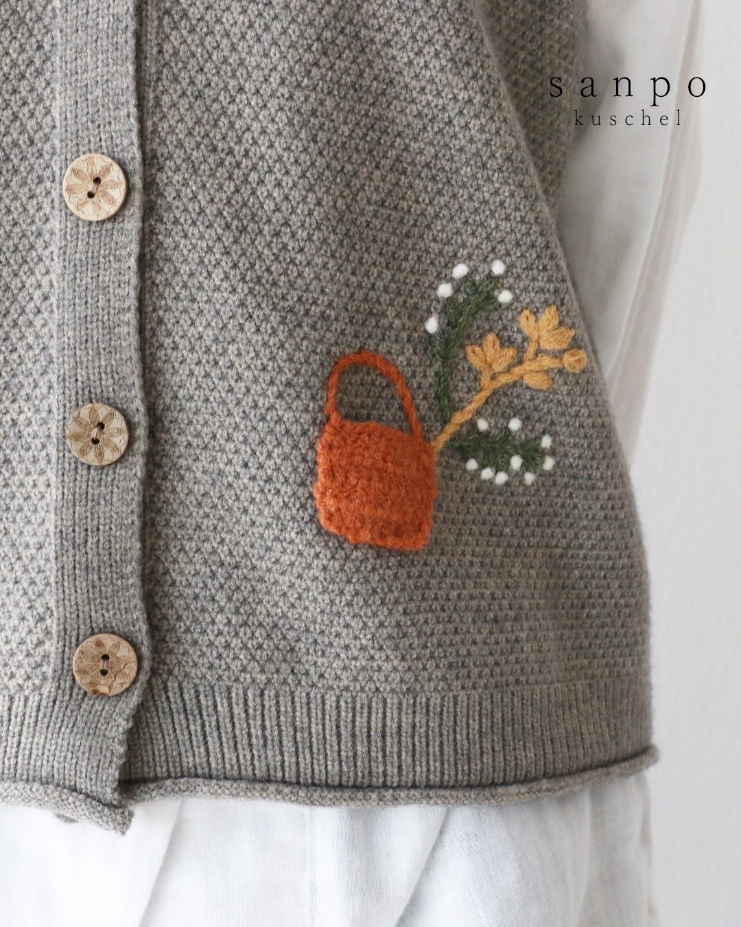 sanpo kuschel（サンポクシェル） ほっこり花刺繍ベスト ベスト ニット 