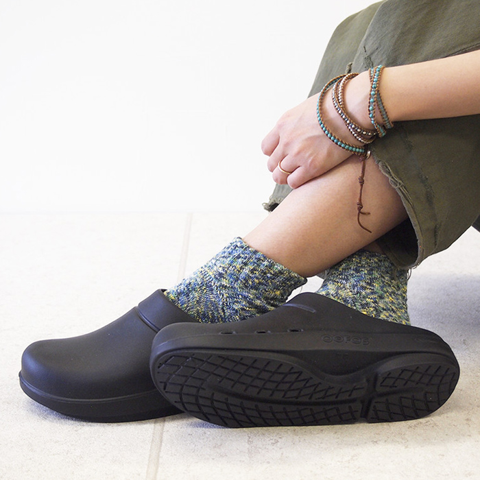 OOFOS（ウーフォス） 爆買 OOcloog ウークロッグ スポーツ リカバリー