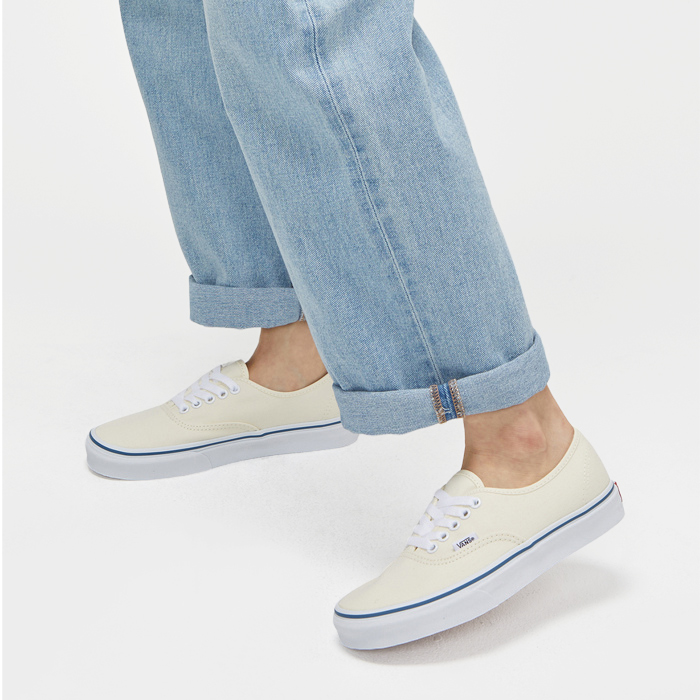 VANS バンズ オーセンティック スニーカー 黒 白 ブラック
