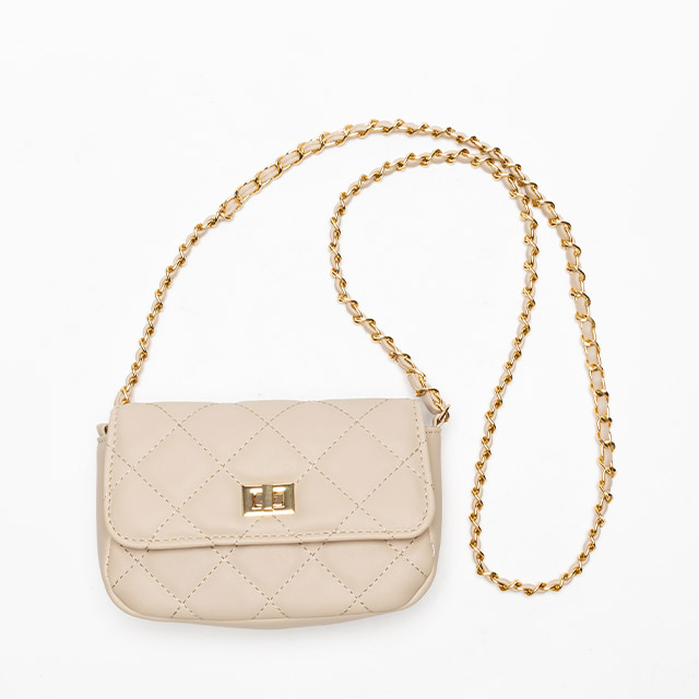 やわらか軽量＊ARITZIA＊ キルティングバッグ (スモール） Amazon.co.jp: 大容量 軽量 ショルダーバッグ キルティング