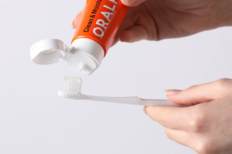 オーラルピース クリーンモイスチュア 歯磨き口腔ケアジェル 80g オリジナル オレンジ ミント 歯磨き粉  :O0120003:サンテラボ 通販 