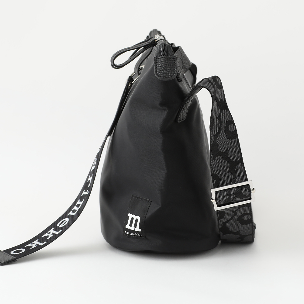 marimekko 正規品 マリメッコ ショルダーバッグ Carry All Solid
