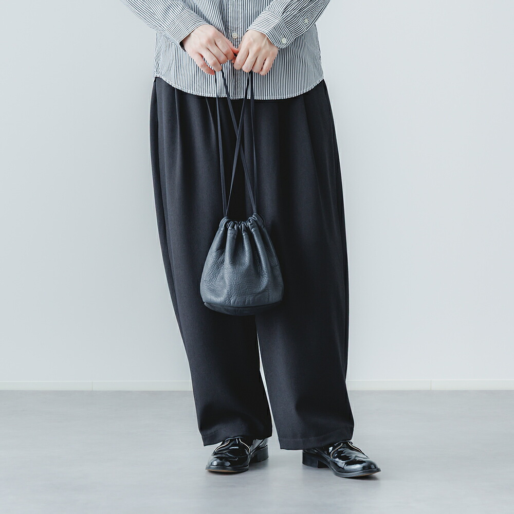 mormyrus（モルミルス） レザー巾着バッグ M088 ブラック シンプル