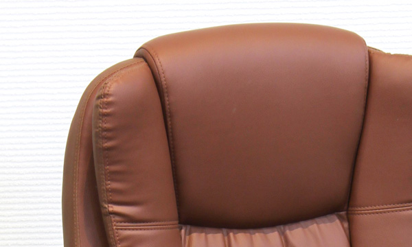 デスクチェア 合成皮革張り肘掛け付きオフィスチェアー ブラウン色