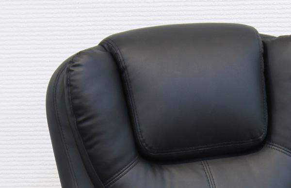 デスクチェア 合成皮革張りオフィスチェアー肘掛け付き ブラック色