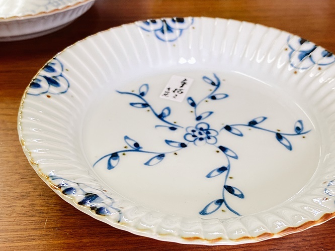 骨董品 アンティーク 渦福銘 花唐草 有田焼 皿 丸皿 染付け 中皿 江戸中期 骨董品 アンティーク 渦福銘 花唐草 有田焼 皿 丸皿 染付け 中皿