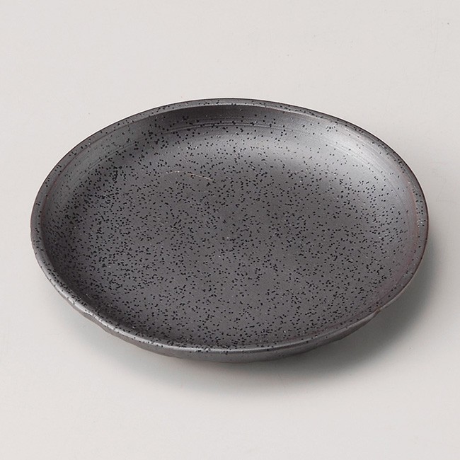 和食器 黒釉変型 丸皿 13×1.8cm プレート うつわ 陶器 おうち