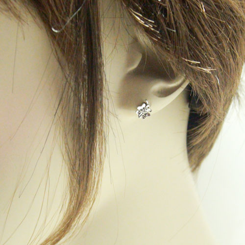 ピアス PT900プラチナ スタッド プラチナピアス ダイヤモンド 四つ葉