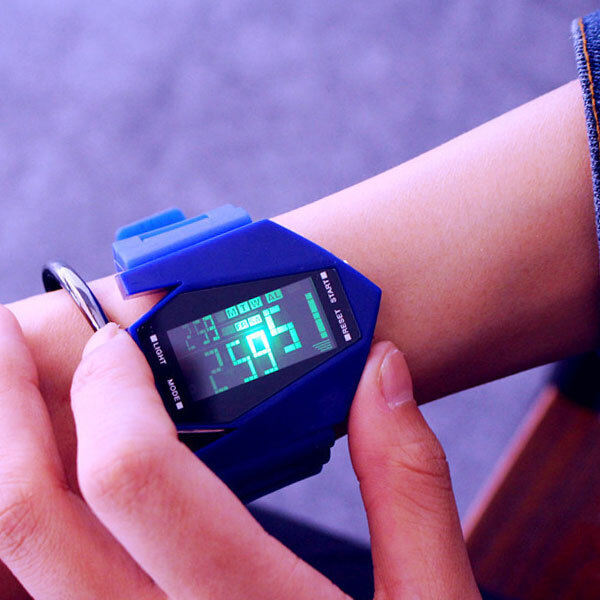 LED カラー 腕時計 レディース メンズ 時計 デジタル 発光カジュアル ラバー ストラップ ファッショナブル 韓国系 ペアウォッチ｜saybee